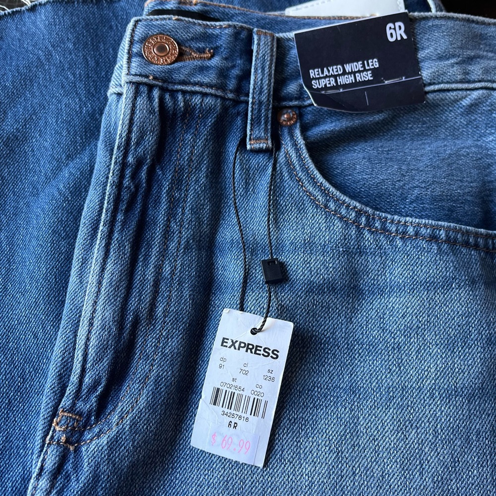 New with tags! Express Jeans 👖